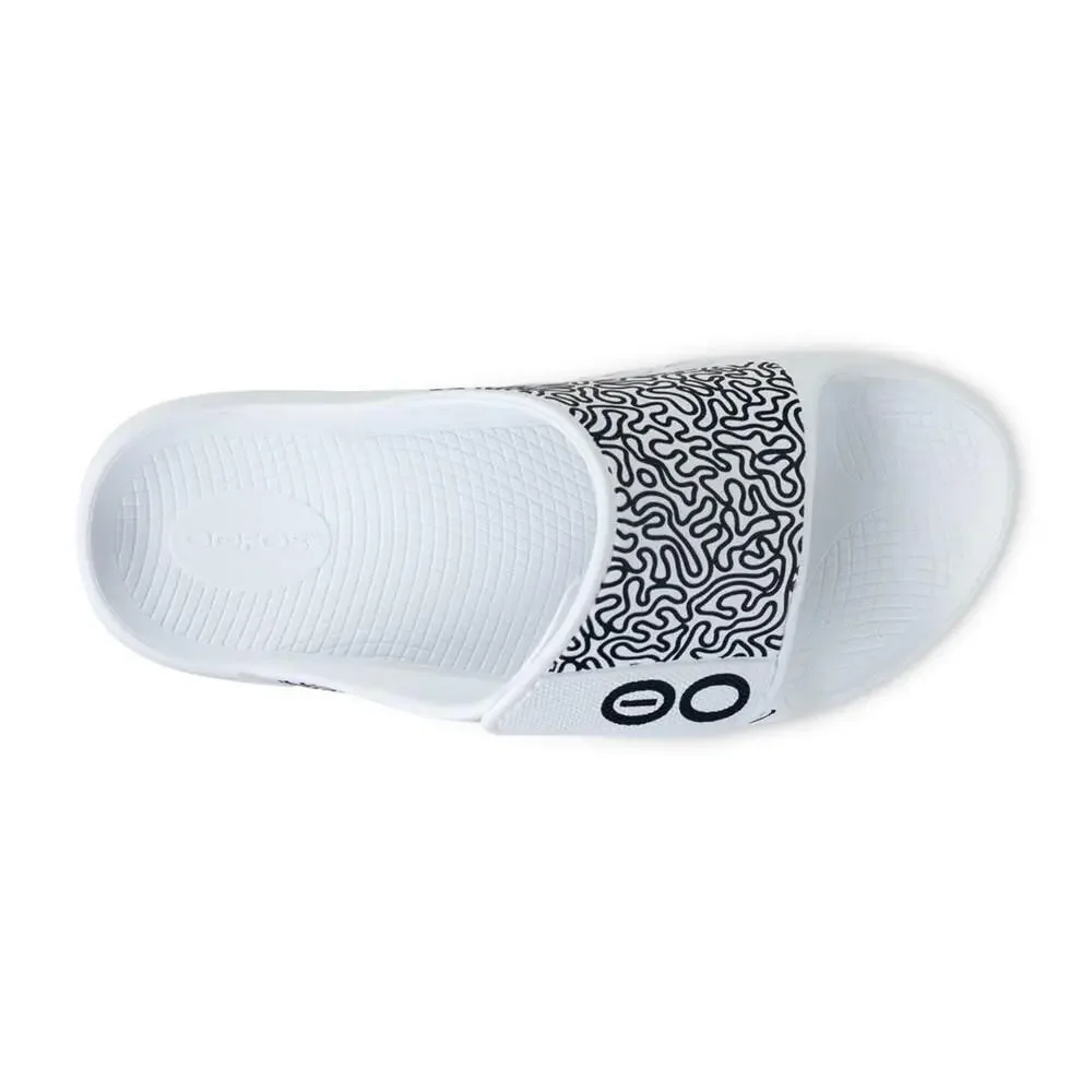 UNISEX OOAHH SPORT FLEX LIMITED SLIDE SANDAL (WHITE LABYRINTH)
